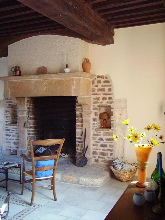Bed and Breakfast Le Vieux Chateau à Leynes Chambre photo