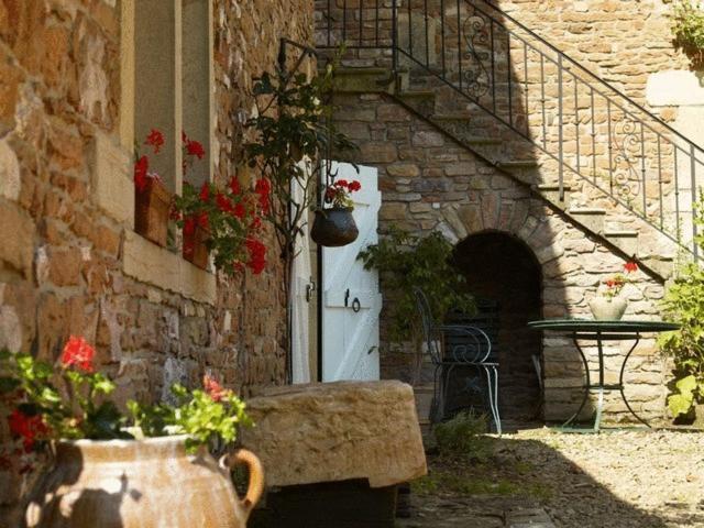 Bed and Breakfast Le Vieux Chateau à Leynes Extérieur photo